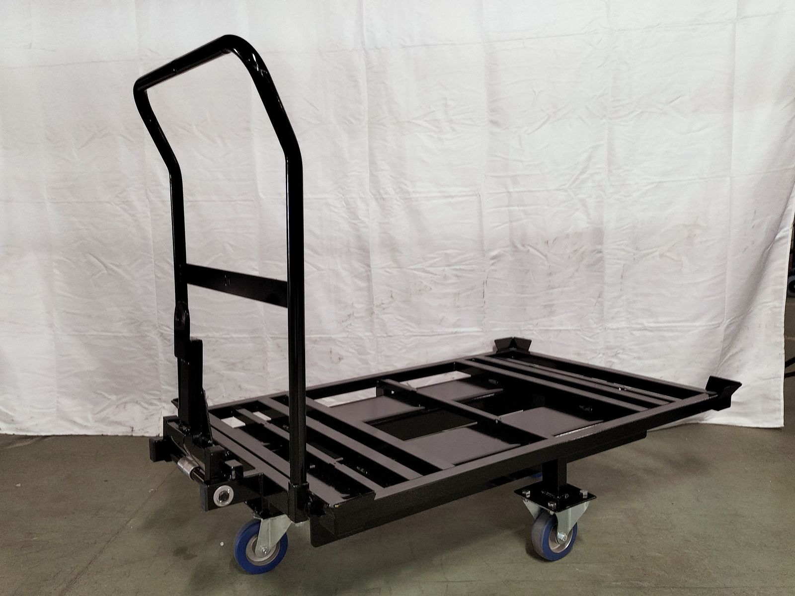 Base roulante sur-mesure noire - roues losange