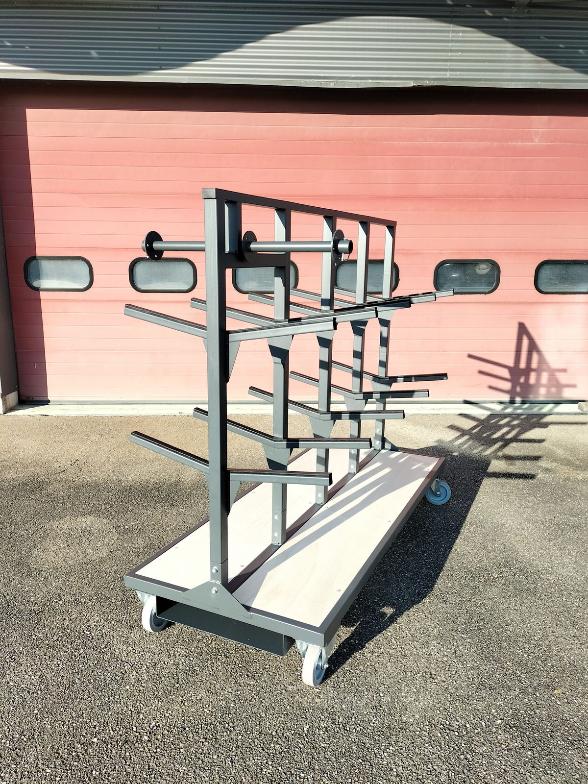 Chariot à bras porte tubes de face