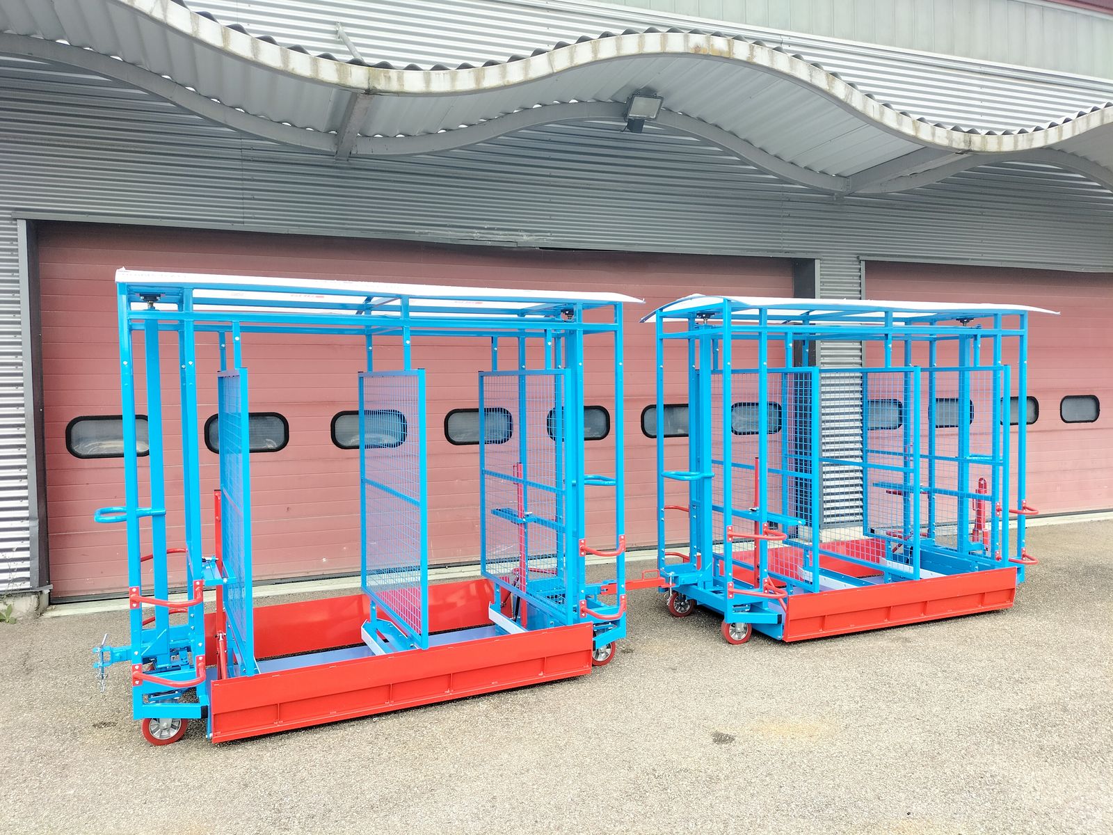 Remorques monotraces surbaissées en train