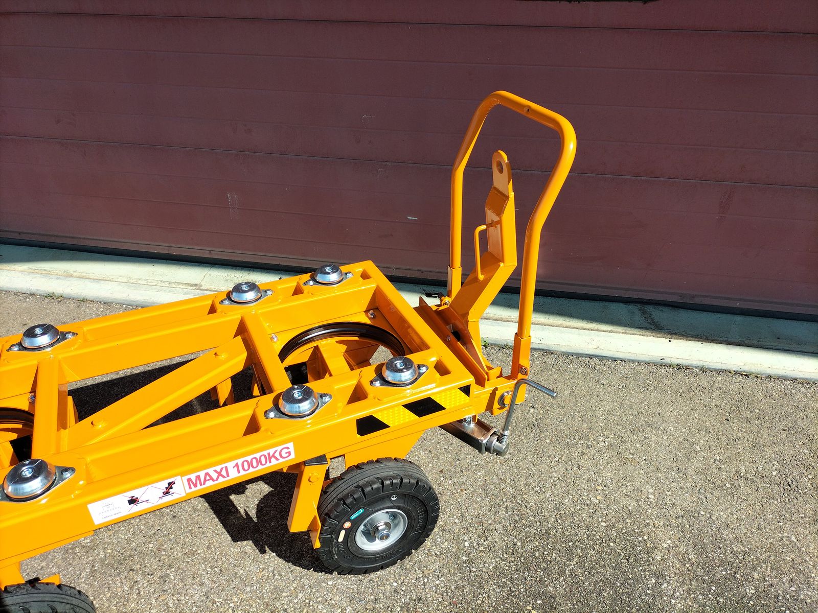 Remorque porte machine de près